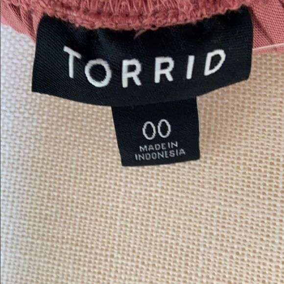 NWT Torrid Rose Cold Shoulder Blouse - Picture 8 of 11